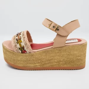 sandalias con plataforma beige