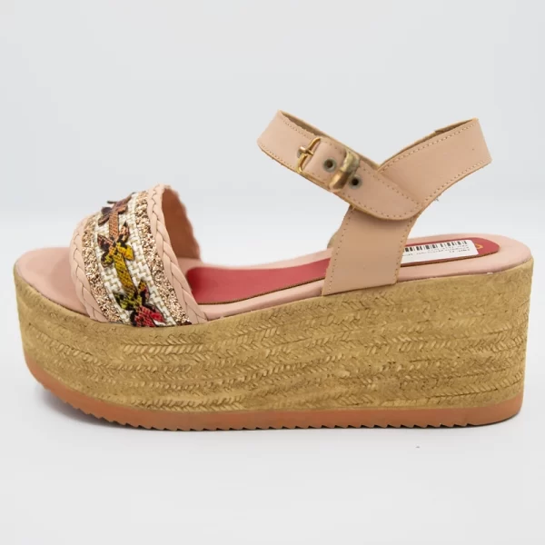 sandalias con plataforma beige