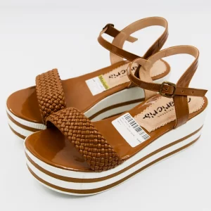 sandalias cuña con plataforma marron 1